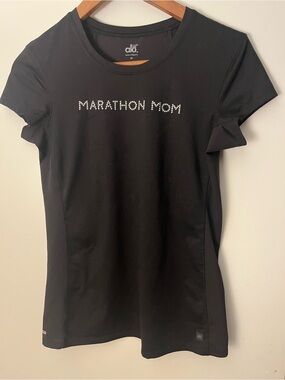 ALO Yoga Black Short Sleeve 'MARATHON MOM' Performance Tee